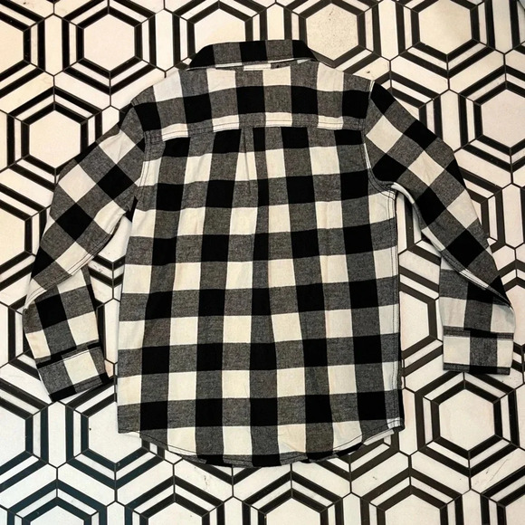 Members Mark size 8 black and white plaid flannel shirt - Picture 3 of 3